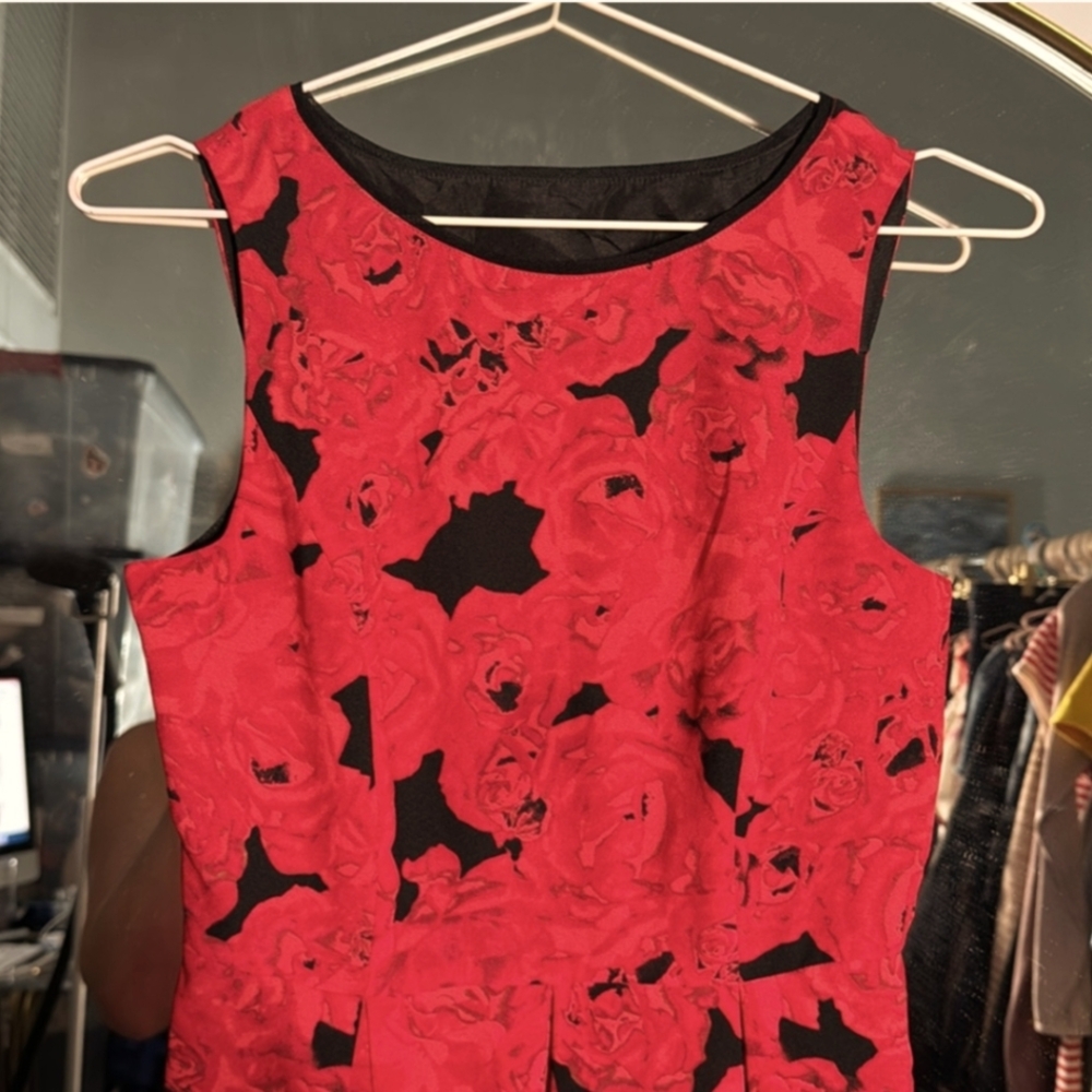 ERIC + LANI Red roses mini dress XS